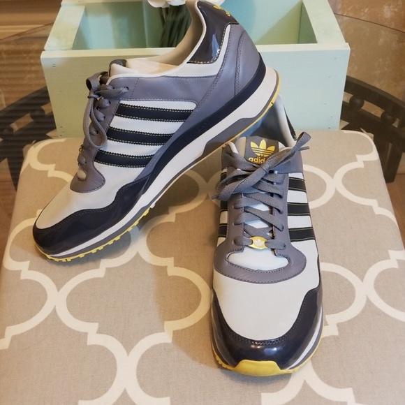 le adidas mens taglia 12 nuove di zecca prezzo determinato poshmark le adidas mens taglia 12 nuove di zecca prezzo determinato poshmark
